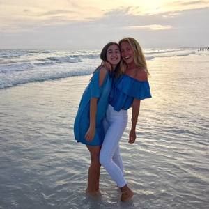 Meet your Posher, Chloe